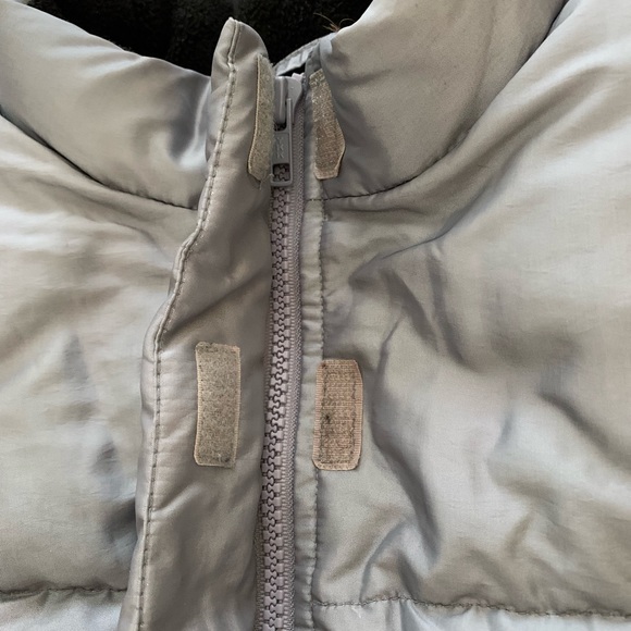 “Gap” Silver Down Filled Puffer Vest size XS - Picture 4 of 10